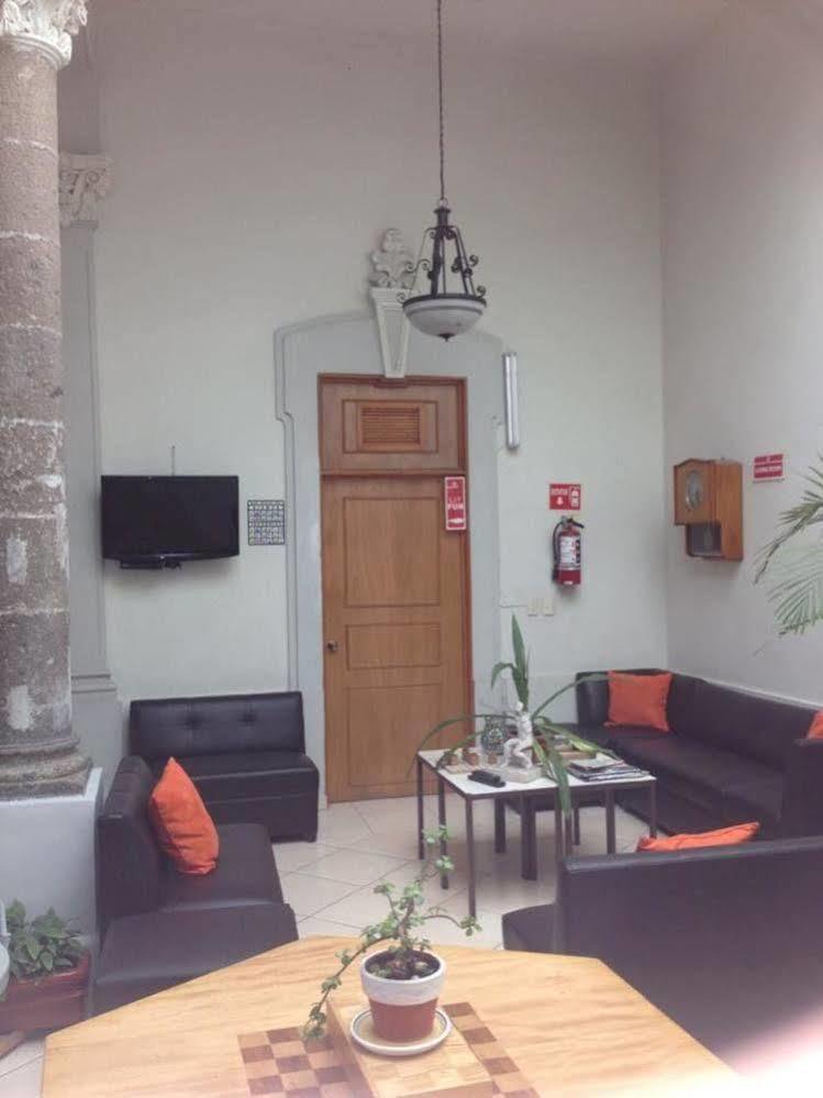 Lit Hostal *