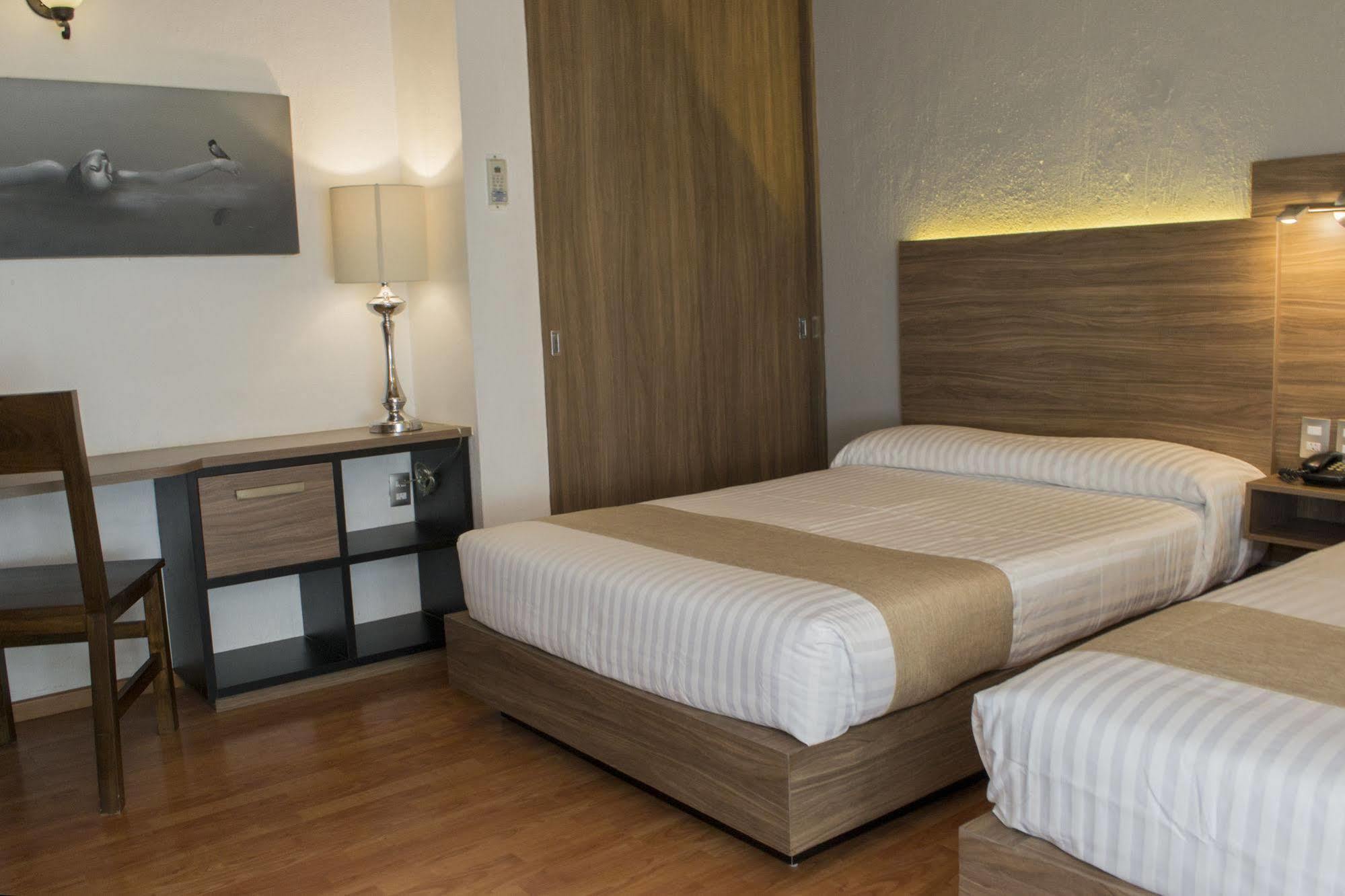 Del Sol Expo Hotel