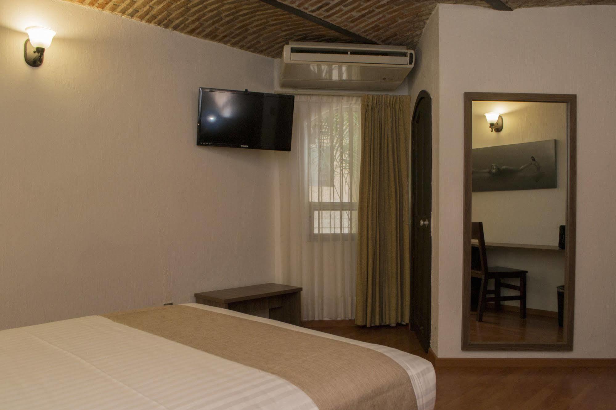 Hotel Del Sol Expo 3*