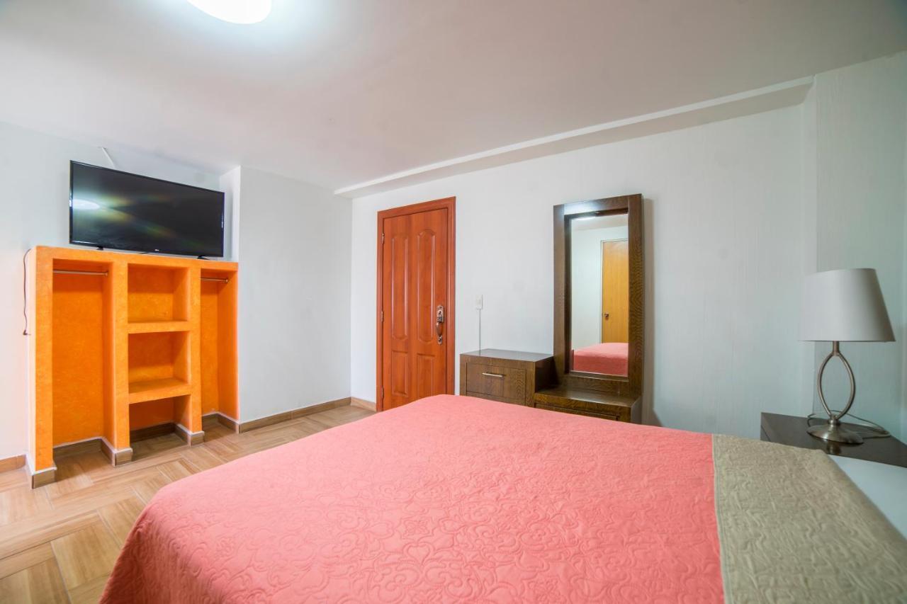 Plaza Tapatia Hotel *