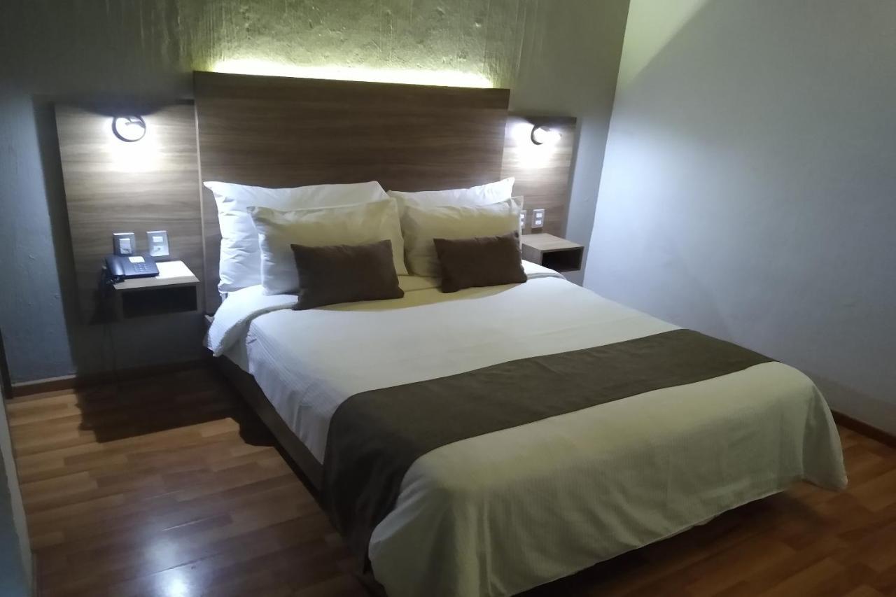 Del Sol Expo Hotel