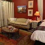 Dickinson Guest House, Guadalajara Expo