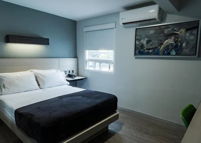 HOTEL LEMON GREEN -Zona Expo Frente al Centro de Convenciones