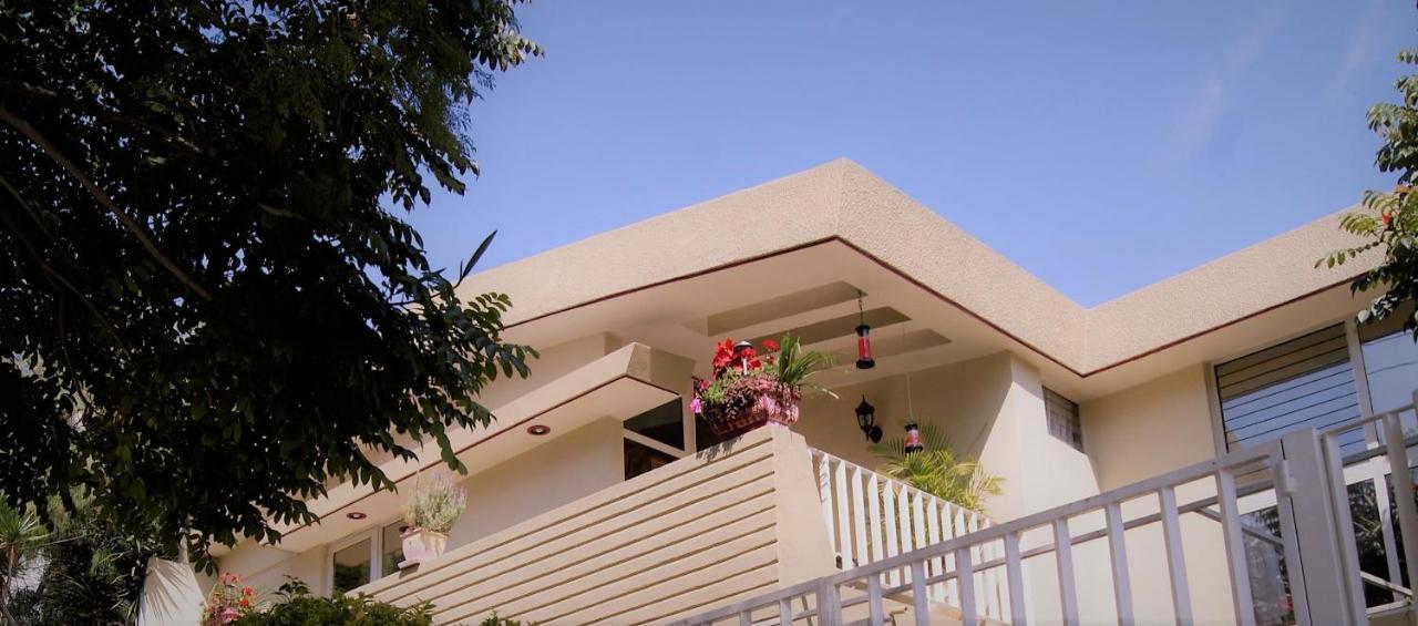 Dickinson Guest House, Expo Guadalajara