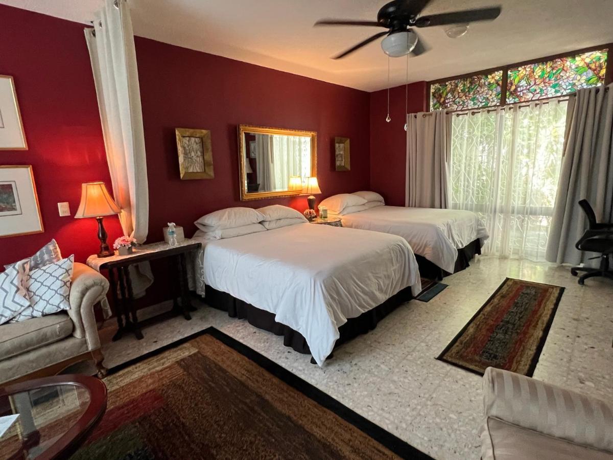 Dickinson Guest House, Expo 3*