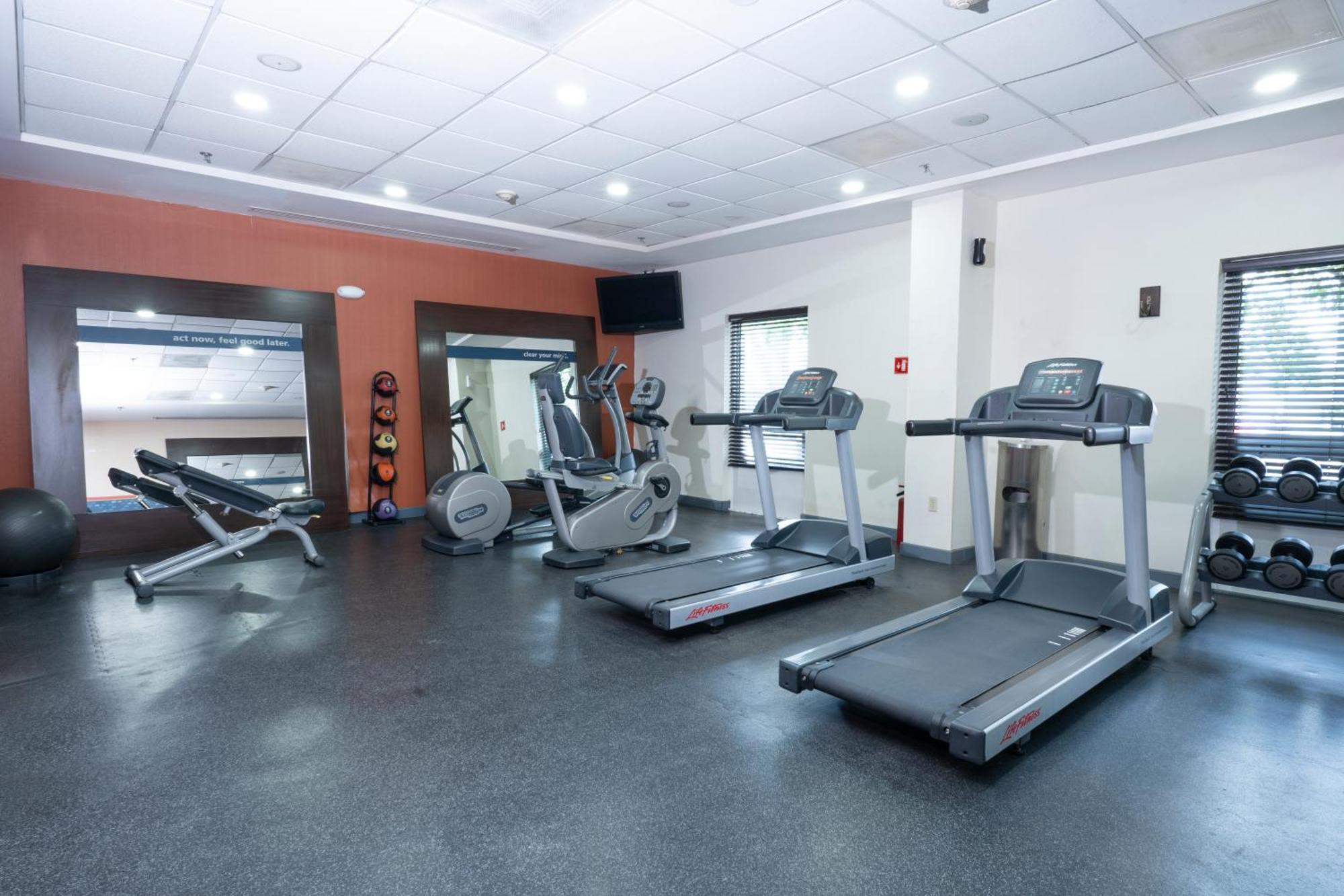 Hampton By Hilton Guadalajara-aeropuerto 3*