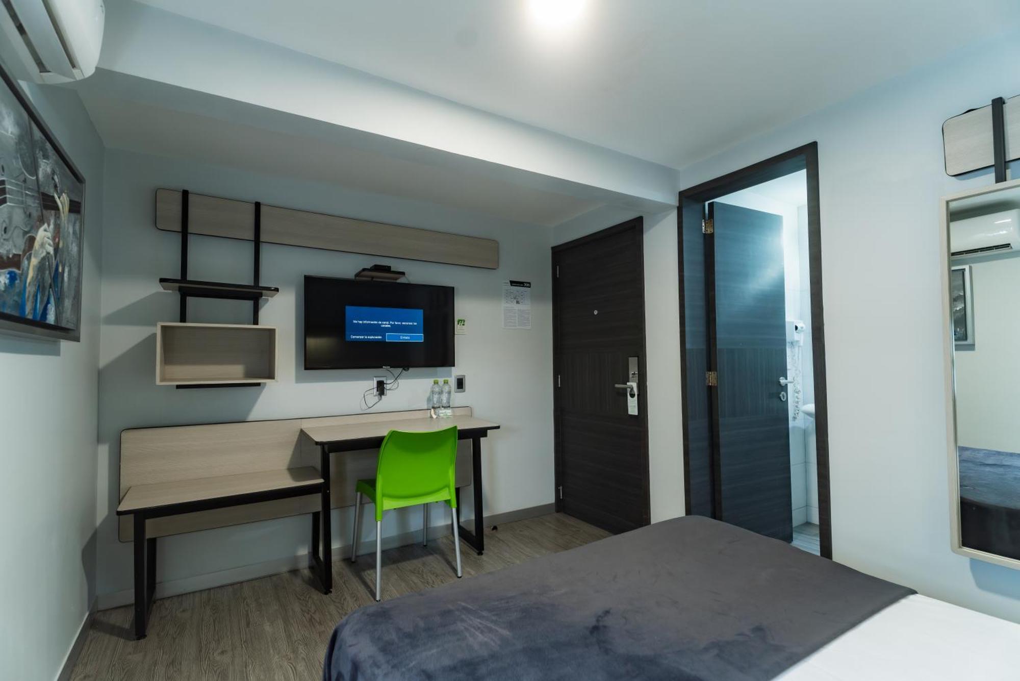 Hotel Lemon -zona Expo Frente Al Centro De Convenciones 4*
