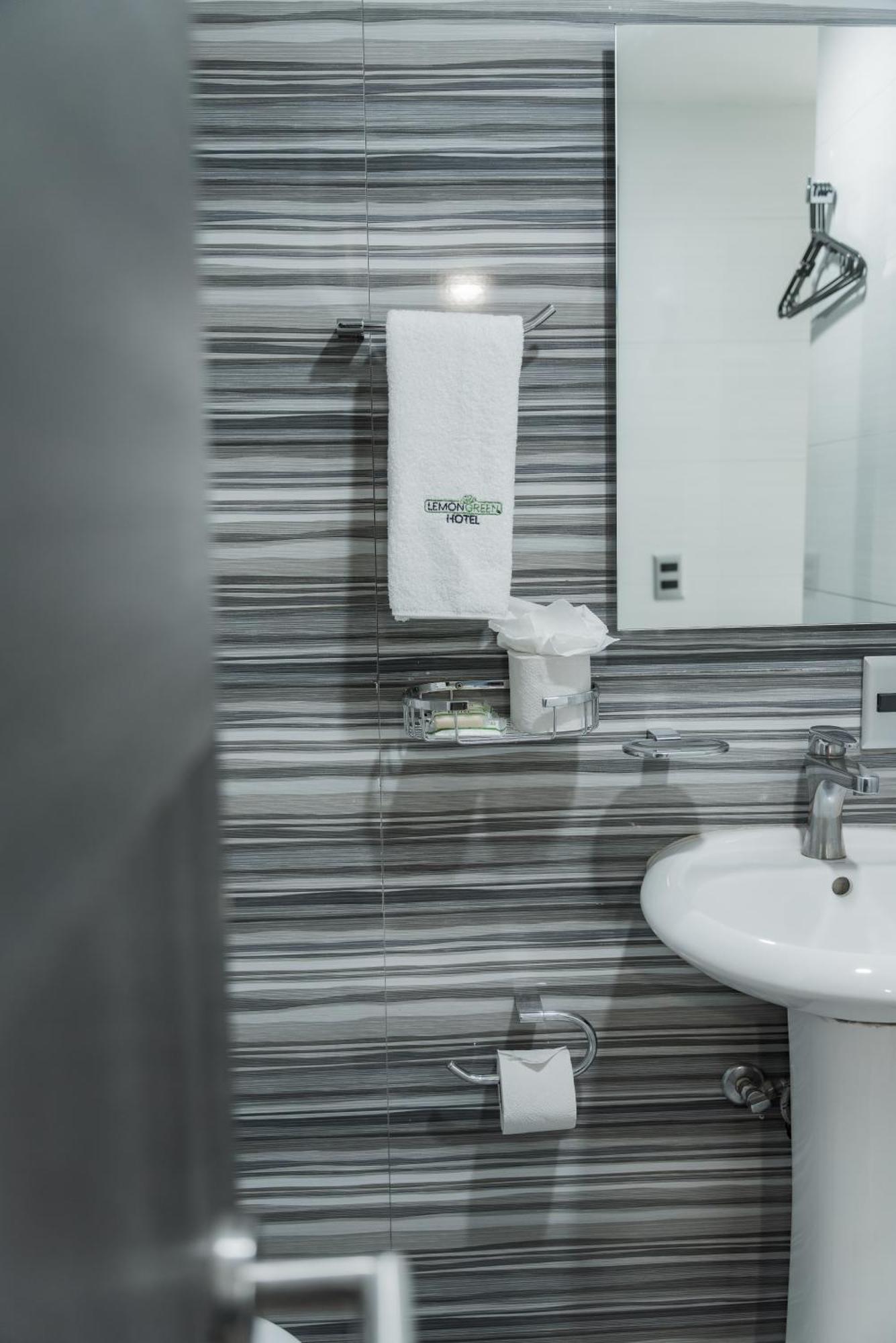 Hotel Lemon -zona Expo Frente Al Centro De Convenciones 4*
