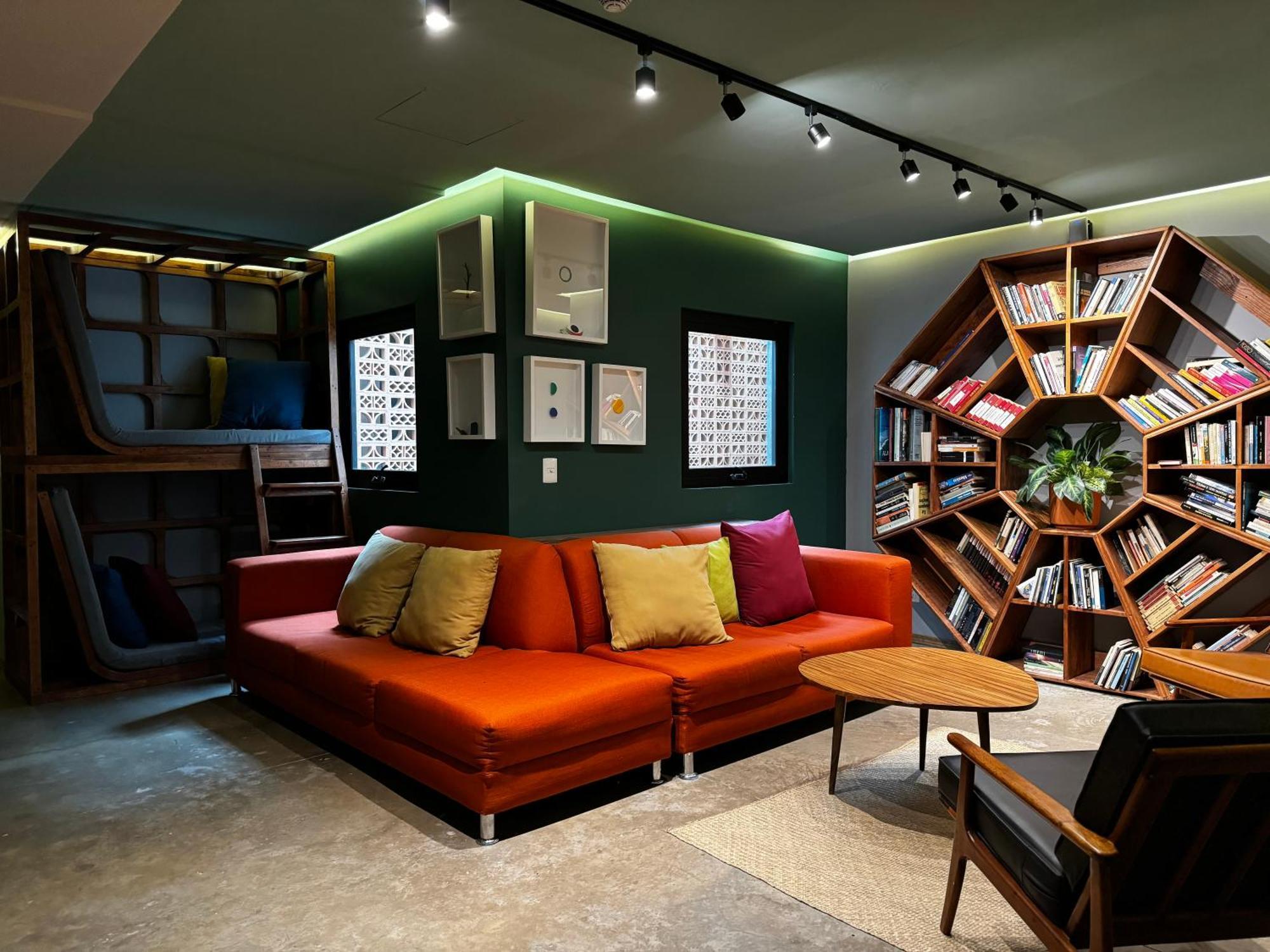Selina Hotel 4*