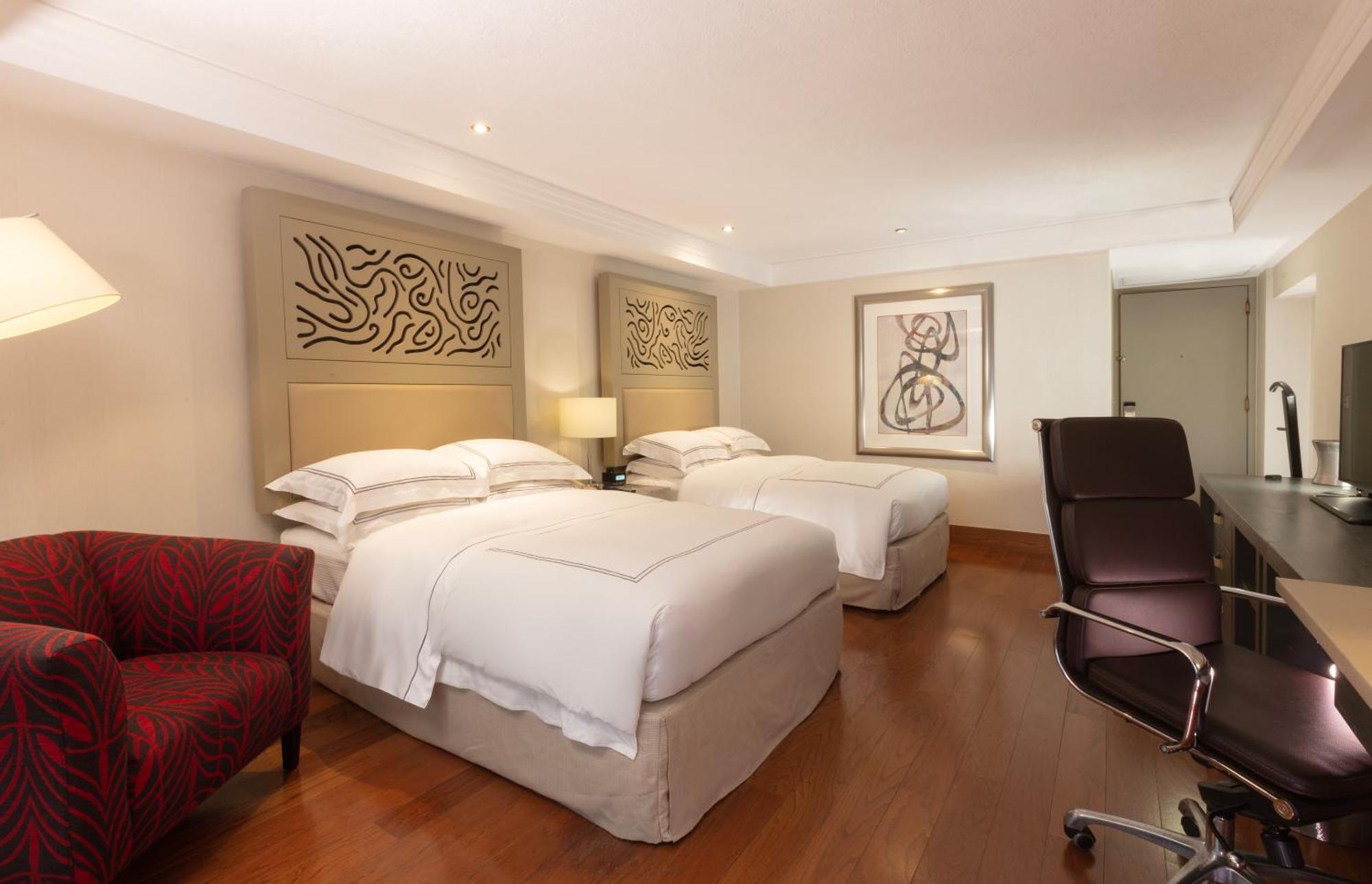 Hilton Hotel 5*