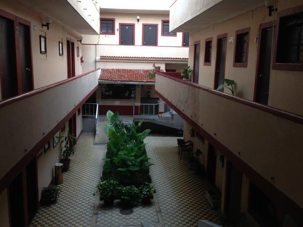 Hotel Gallo Rubio