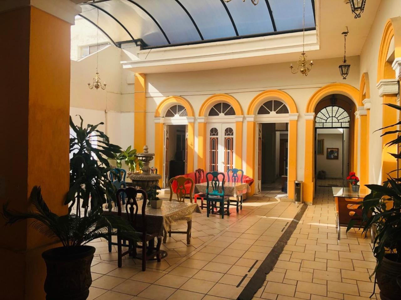Colonia Americana Hotel *