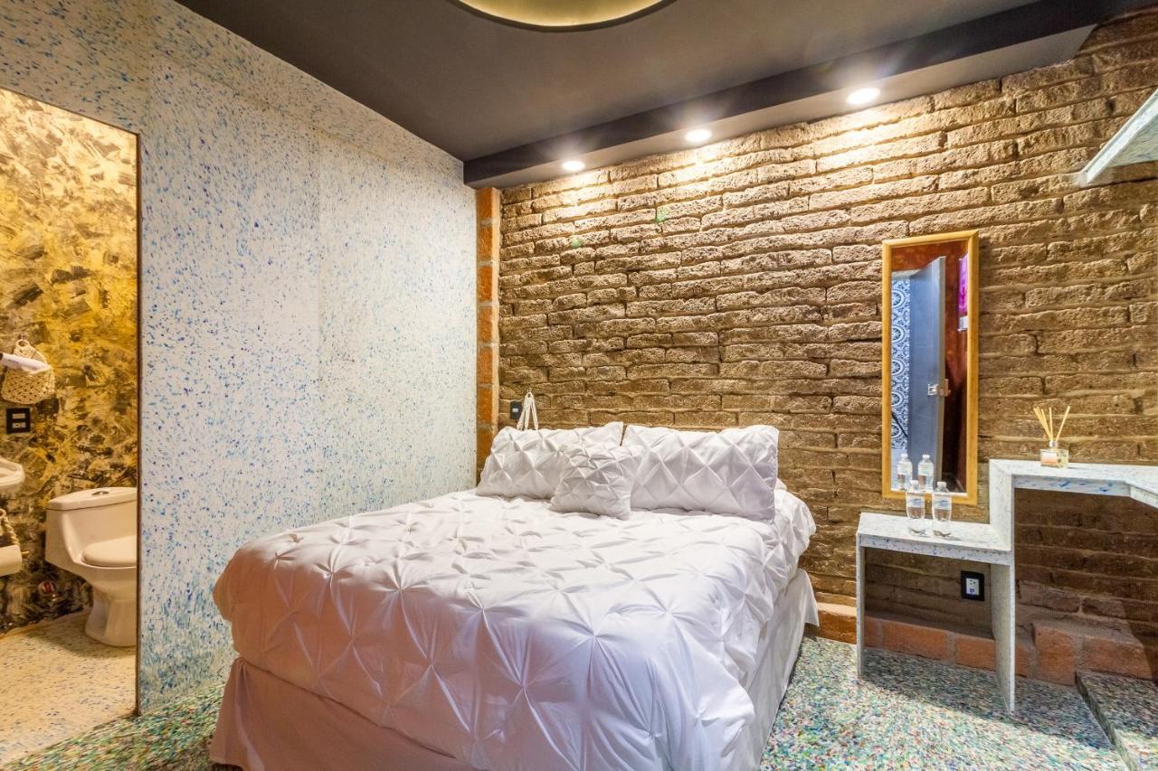 Akasha ● Ecohost & Walking Distance To Downtown Bed and breakfast