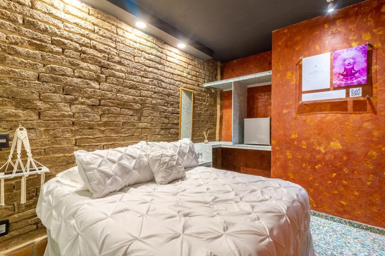 Akasha ● Ecohost & Walking Distance To Downtown Bed and breakfast *