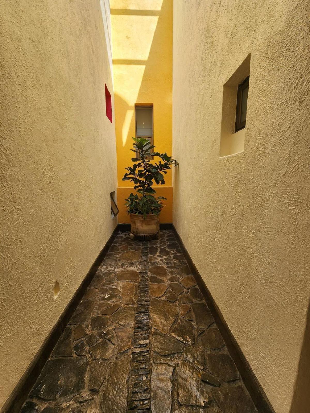 Consulado Hotel