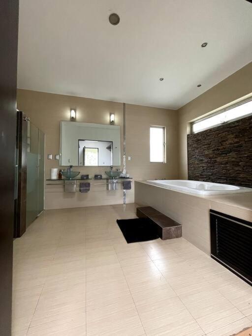 Villa En Canadas, Alberca Climatizada Guadalajara