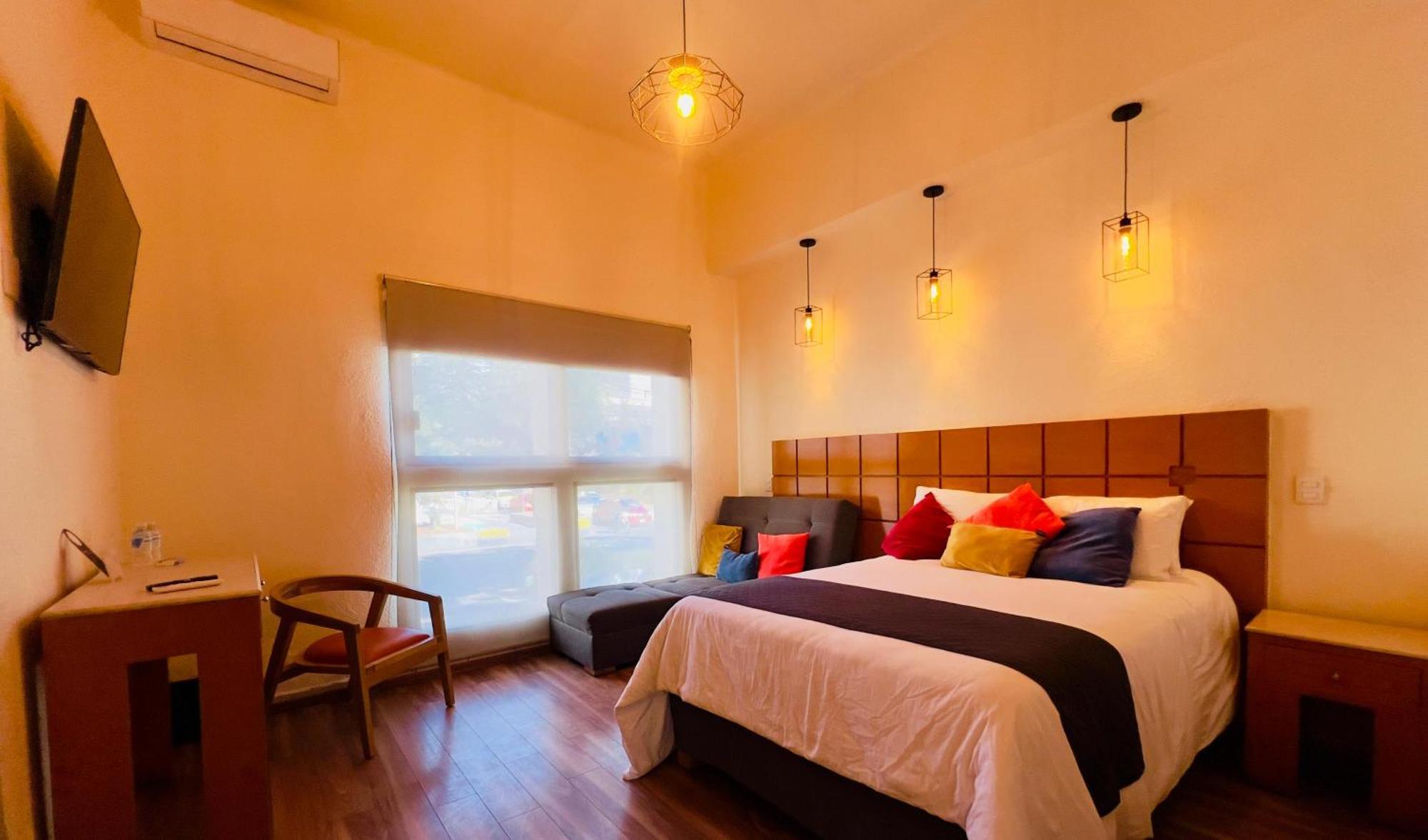 Consulado Hotel *