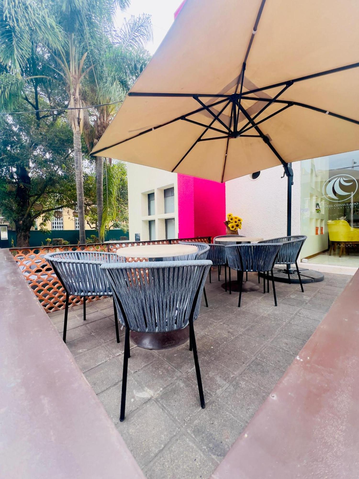 Consulado Hotel *