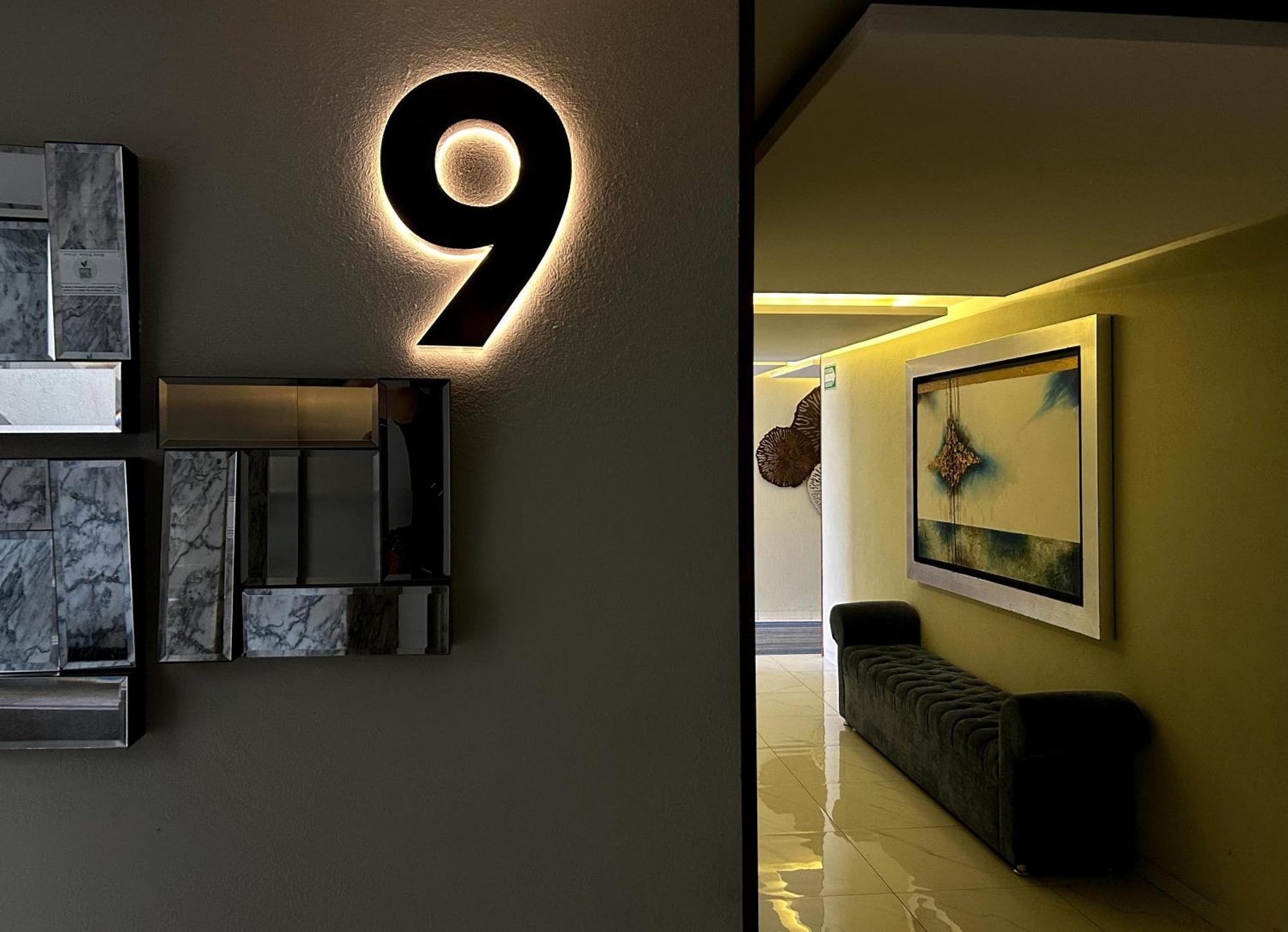 Dali Plaza Ejecutivo Hotel 4*
