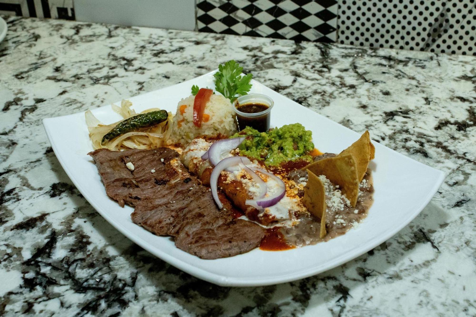 Dali Plaza Ejecutivo Hotel 4*