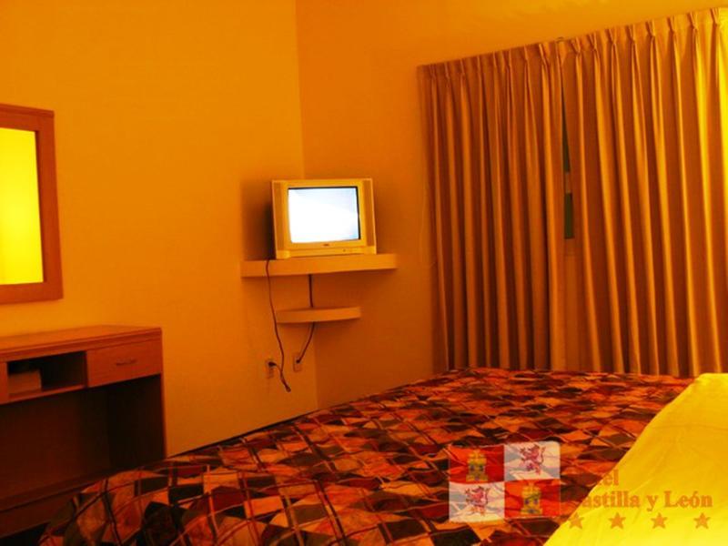 Hotel Castilla Y Leon