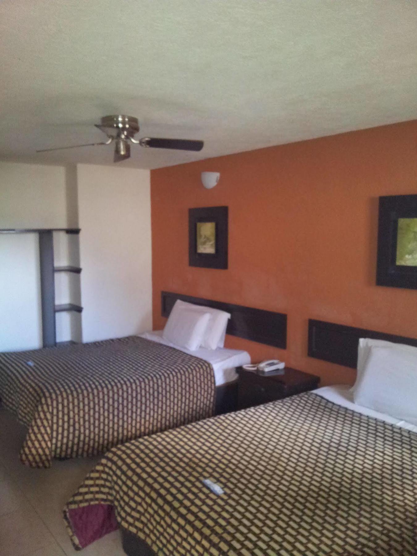 Hotel Emperador Centro Y Remodelado